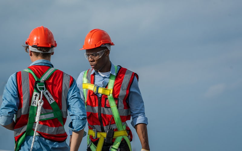 Os Riscos do Trabalho em Altura e Como os EPIs Previnem Acidentes